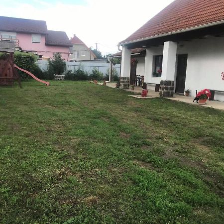 Отель Oncsa Vendeghaz Дьёндьёш Экстерьер фото